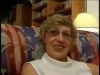 Szemüveg amatőr nagyi 1, ingyenes amatőr mozgó cső trágár csipesz videó